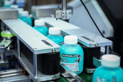 農(nóng)夫山泉上新自熱咖啡,蒙牛推燕麥奶,王飽飽開賣奶茶 一周熱聞